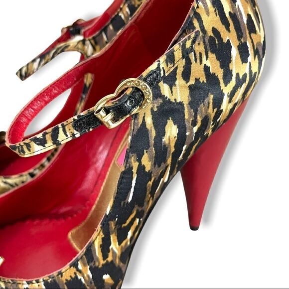 Betsey Johnson Leopard Print Lucky Horseshoe Rhinestone Detailed Pumps - Picture 6 of 9